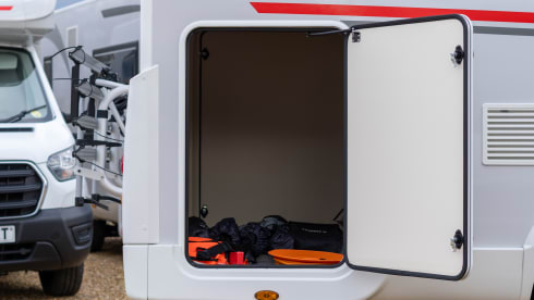 UYE – Automatic 4 Berth Fixed Bed 2024 Motorhome