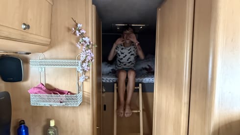 6p Volkswagen alcove from 2002