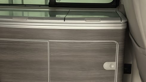 Cali  – Volkswagen California T6 (Factory Camper, original)