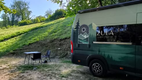 Zula – Luxus-Glamper Zula – Zuhause auf Rädern für 2 Personen & Haustiere!