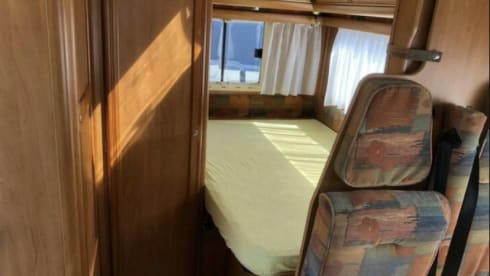 Alleen te huur voor reizen in Benelux en Duitsland – Wonderfully complete and comfortable camper for two people