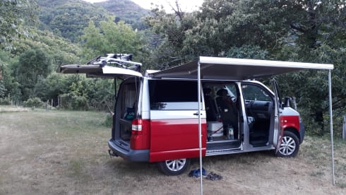 VW T6 – Aloha beach camper lemon, very luxurious inside