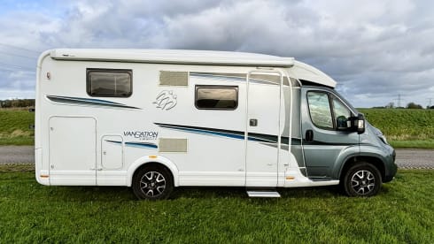 Herman – Knaus camper for 2p length beds!