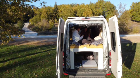 WHITE LION – HANDCRAFTED CAMPERVAN WITH A WARM ATMOSHERE 