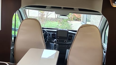 Mc Luis Sovereign – 4p Ford semi-integrated from 2023
