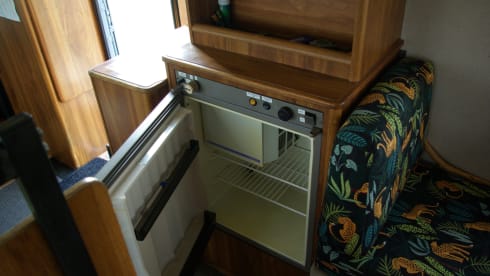 Spacious Peugeot alcove camper