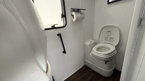 Kit – Fully loaded low mileage all-terrain motorhome