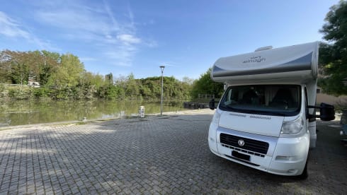 DUCA_57 – Elnagh Duke 57D: Experience the XL Adventure with the Comfort you expect.