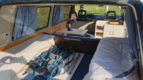 Mr. Blue Sky  – Retro VW T3 bus camper