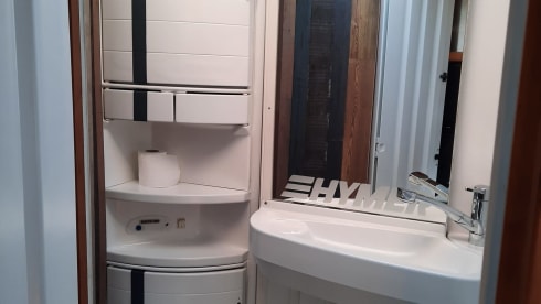6p Hymer alcove from 1999