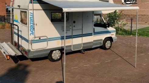 Ouwe Beer – The 'Old Bear' cozy compact camper.
