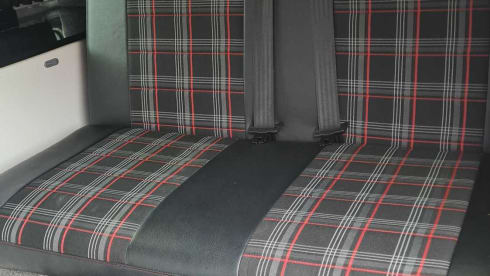 Red Dragon – 4 berth Volkswagen campervan from 2014