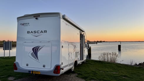BasCar – Mercedes-Benz automaat • Frankia Comfortclass • volledig uitgerust