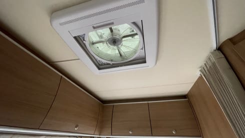 Luxury 4 pers. with fixed French bed and a pull-down bed