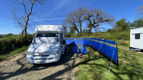 Pod  – 2 berth under 7m - end washroom - lots of storage 