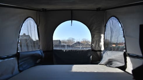 Innes – 4 berth Volkswagen campervan 2022 Wi-Fi 240v Battery for off grid travel