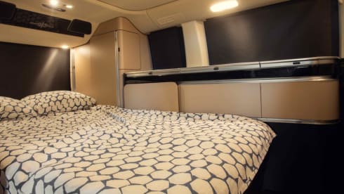 Woody – 2 berth Mercedes-Benz bus from 2018