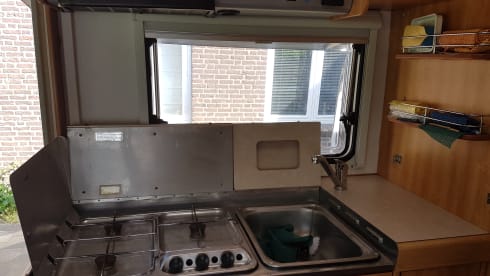 Cozy camper, fully equipped. With scooter carrier/bicycle carrier