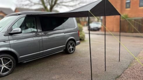 Pixie – 4 berth Volkswagen campervan from 2016