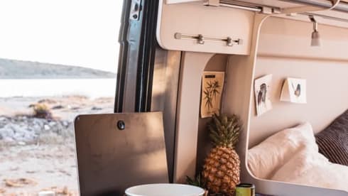 Luxe Sunlight buscamper Automaat uit 2023, 4 persoons
