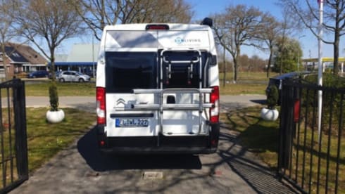 C10 – Sunliving V65 SL 140HP