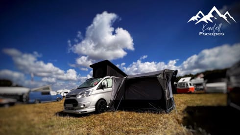 Becky – Ford Transit Custom Campervan 4 Beth 