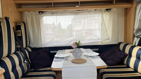 Dethleffs  β 4p Dethleffs semi-integrated from 2001