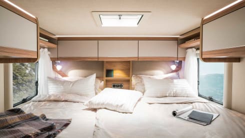 Enjoy Hymer Camper (2018) – 2p Hymer semi-integrated from 2018