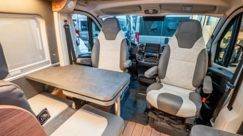 Super comfortabele, volledig uitgeruste, compacte camper
