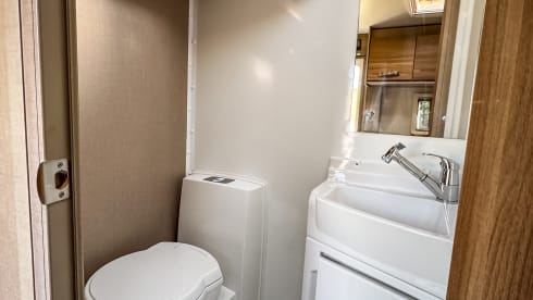 Big Bertha – 4 berth Swift alcove 