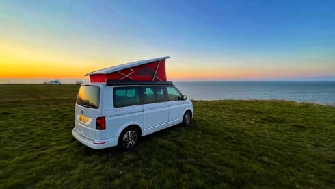 Chloe – 2021 VW California Ocean T6.1 - Automatico