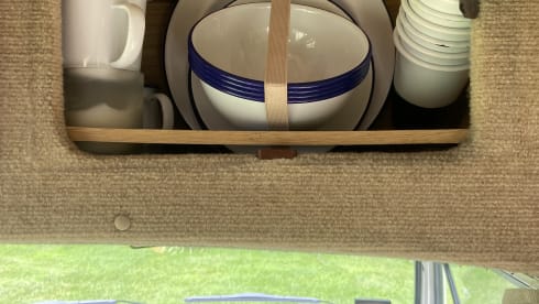 Velma – 4 berth Volkswagen campervan from 1988