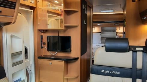 Black Magic – 4p Dethleffs semi-integrated from 2013