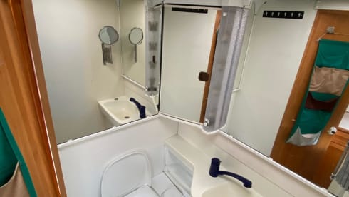 Camper2Go – 5p Hymer Integral from 1997, possibly with bicycles