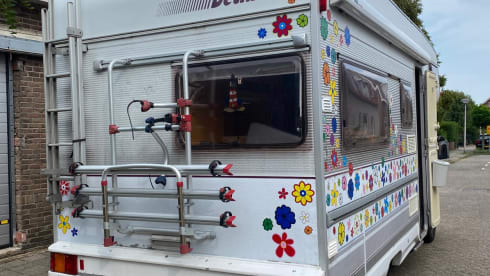 Bloemen camper – 3p Dethleffs alcove uit 1995