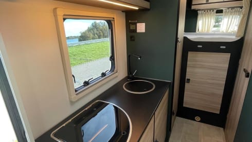 Queen K – Nieuwe Rimor camper voor 6