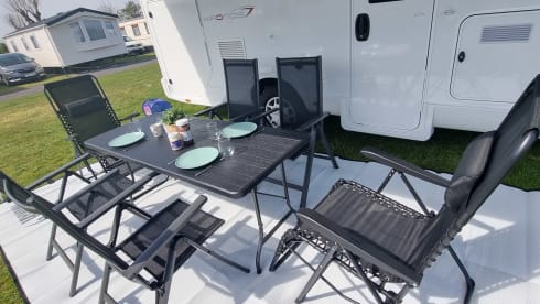 New modern fully equipped camper. 