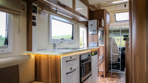 Mario – The ultimate off grid motorhome! Rent "Mario" the Motorhome!