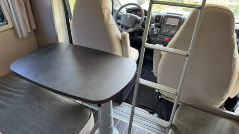 5p Peugeot alcove from 2024