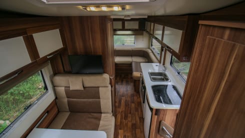 Mario – The ultimate off grid motorhome! Rent "Mario" the Motorhome!
