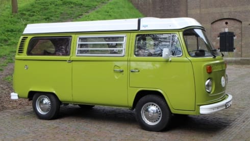 Westfalia – Wonderful Classic Camper Rent! Oldtimer VW minibus hire - T2 Westfalia