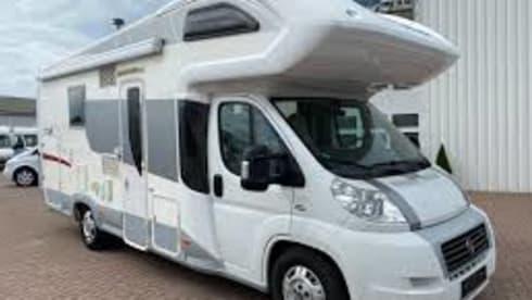ELNA – Hymer a 5 posti integrato dal 2013