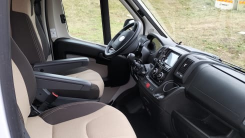 Hymer grand canyon 2-4 pers