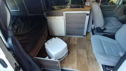 Spacious VW T4, ready to move in and self-sufficient! -> 5 star reviews!
