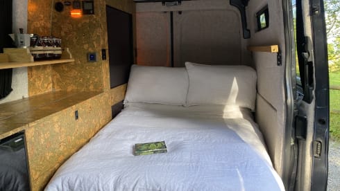Bespoke campervan for wild adventures in all seasons <3