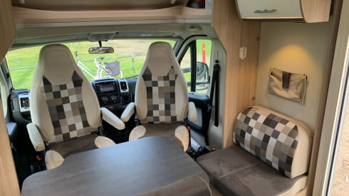 4 person Sunlight T69L from 2018