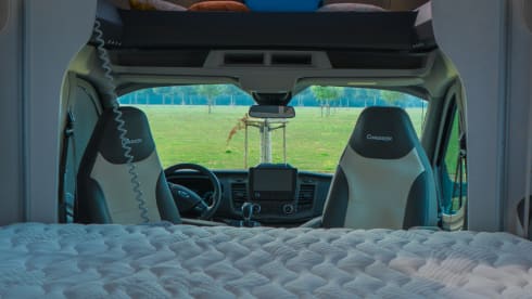 FORD CHAUSSON 640 170CAR TITANIUM PREMIUM