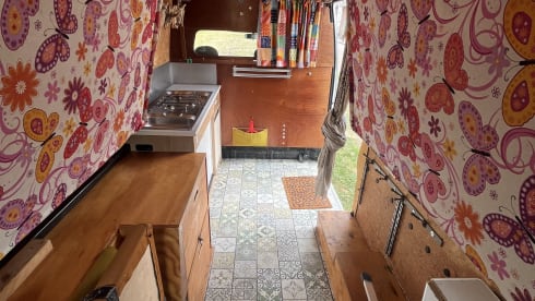 Koos – Off-the-grid camper from 2004