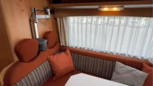 Camper De Wijde Blik  – Zeer ruime integraal Camper van Eura Mobil met een sterke motor.