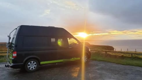 Rolo – T5 VW (2010), Black High Top (LWB)
